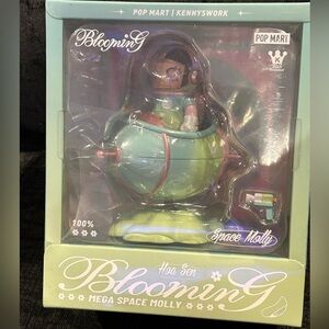 Authentic Pop Mart Blooming Mega Space Molly Hoa Sen Vietnam Exclusive Rare New